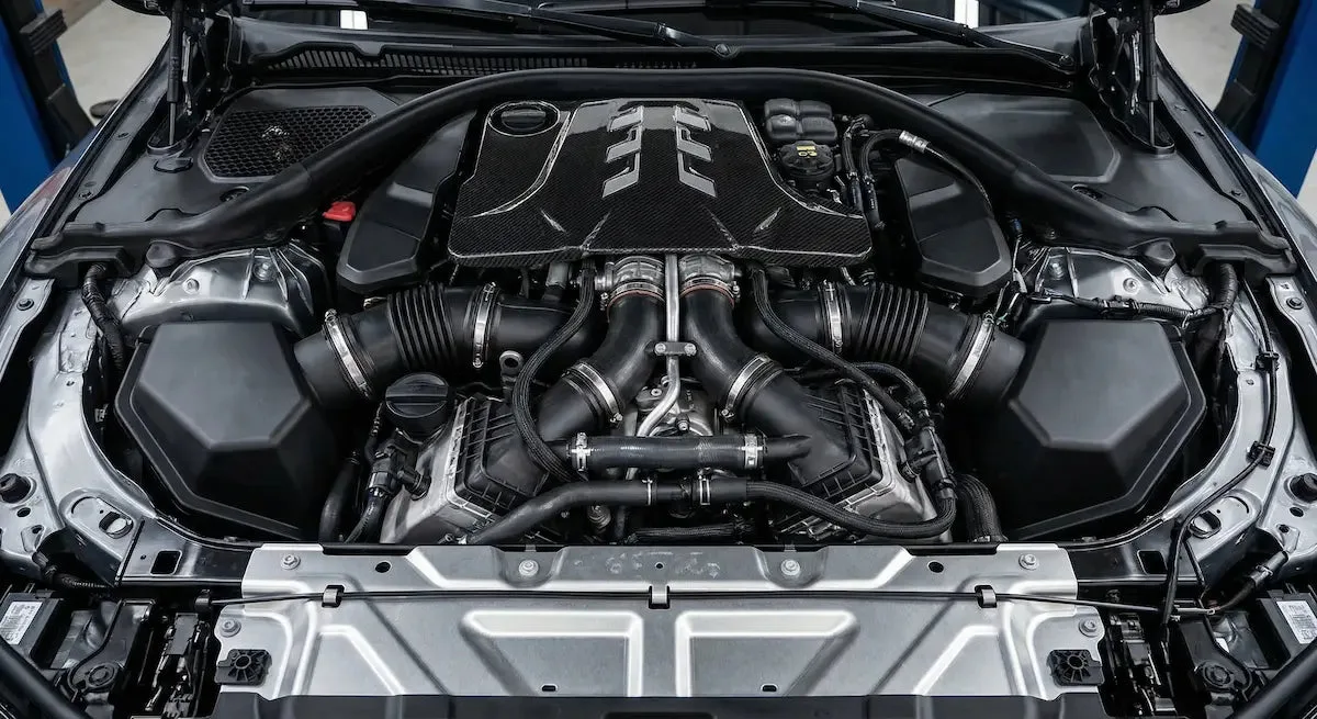 BMW S58 Biturbo Motorraum im G80 M3 ohne Abdeckung