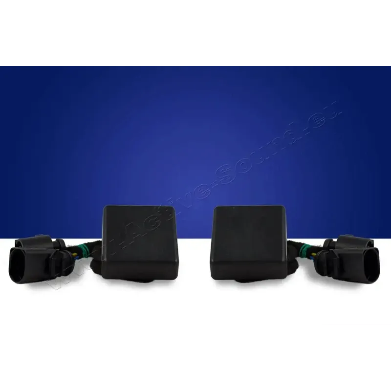 Blinkermodul Set für Auto Tuning, schwarzes Gehäuse, KTH Shop, vor blauem Hintergrund